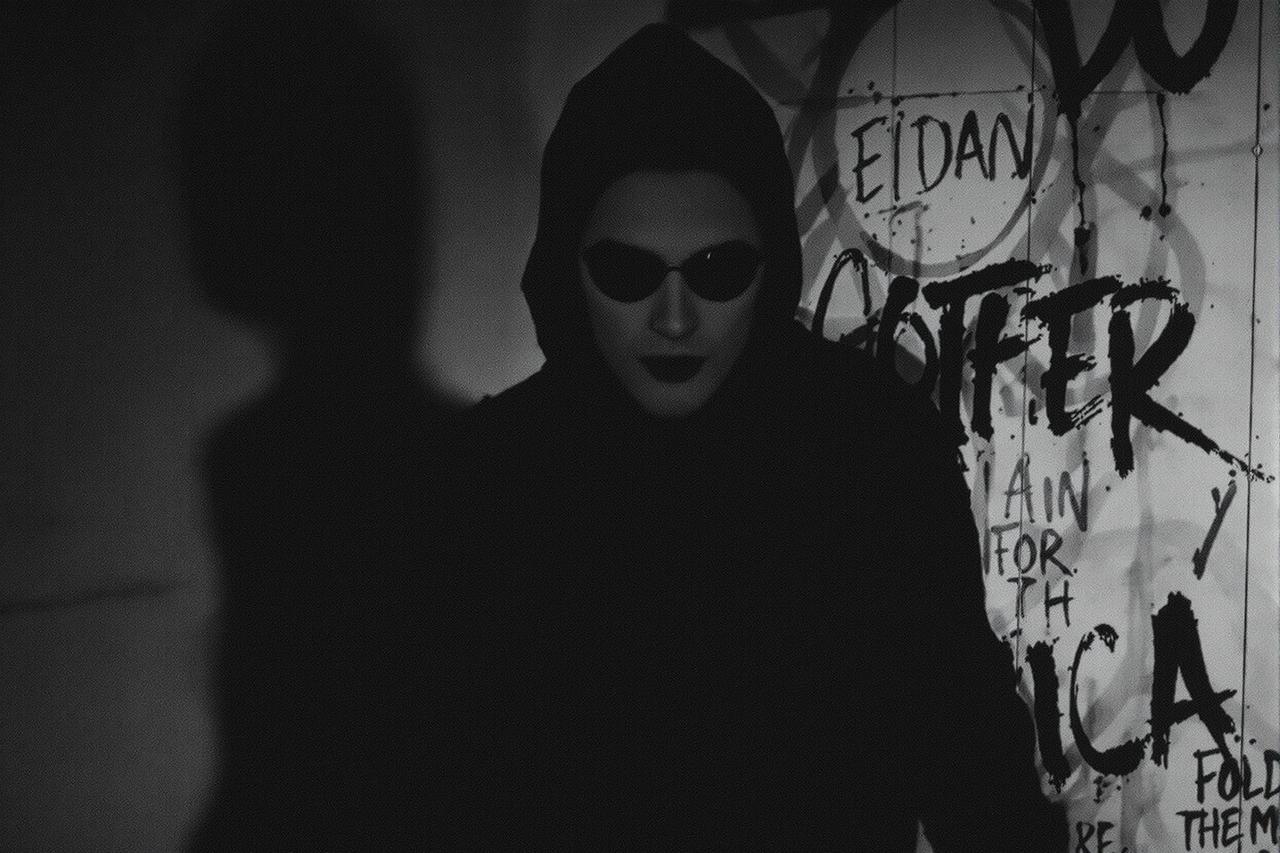 娱乐圈潜规则再曝光:某经纪公司被指强迫艺人签不平等合约